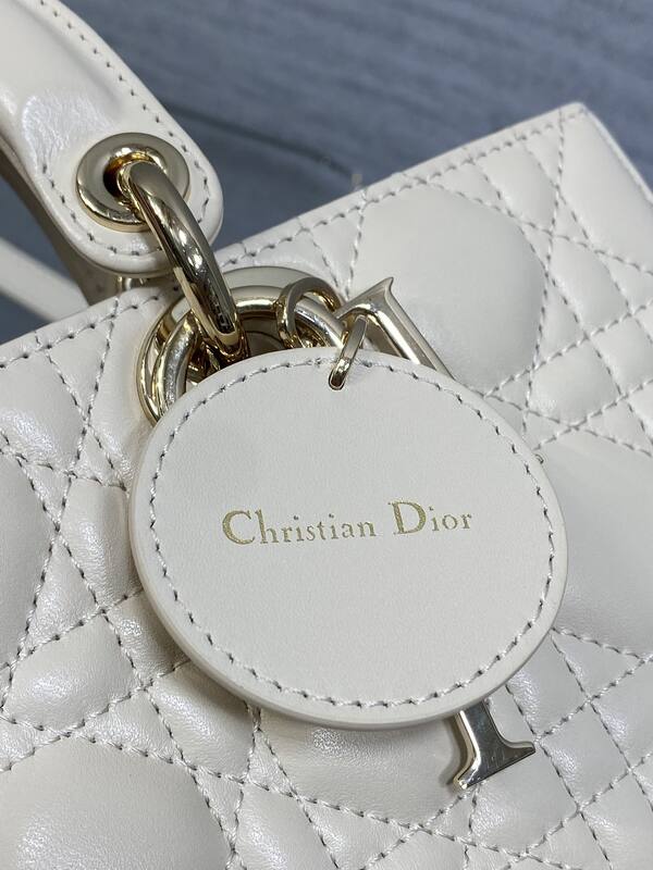 Dior Lady Beige medium shoulder — AAA Quality Replica