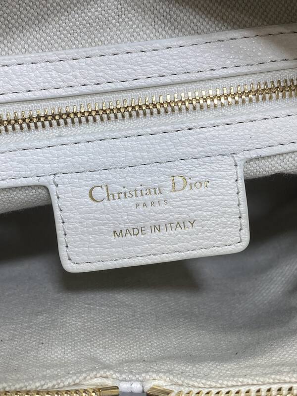 Dior Toujours White shoulder — AAA Quality Replica