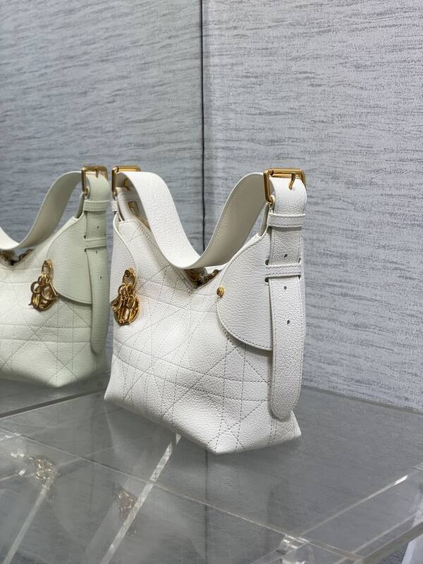 Dior Toujours White shoulder — AAA Quality Replica