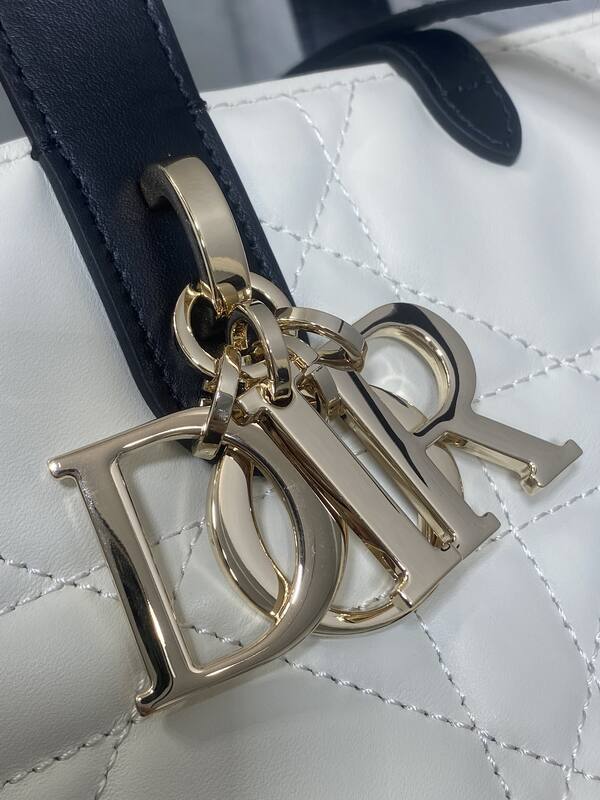 Dior White and Black tote — Top Quality Replica