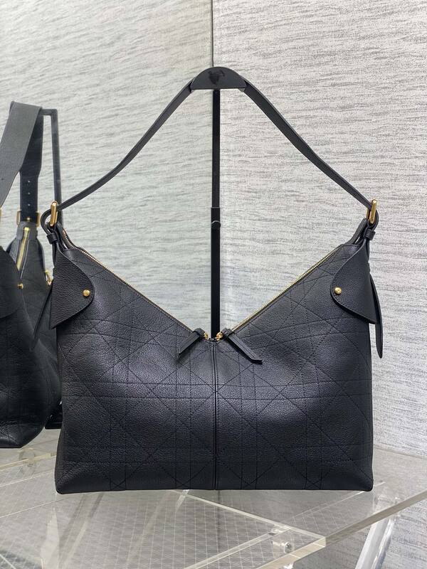 Dior Book Tote Black — 1:1 Replica