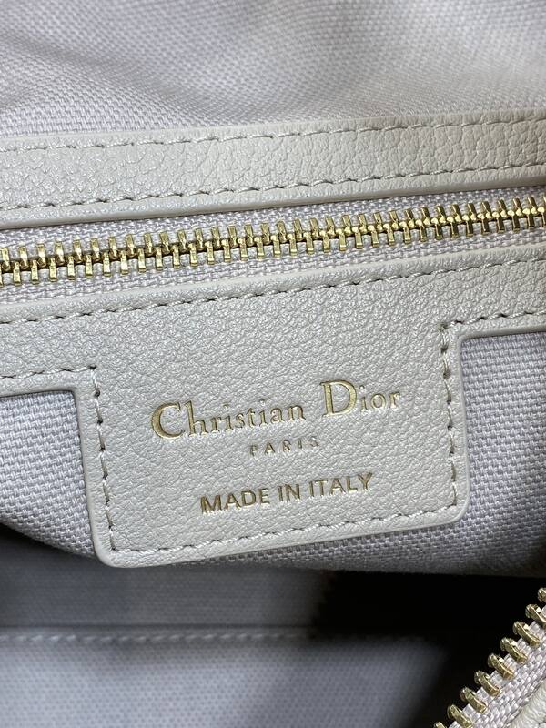 Dior Caro Beige shoulder — AAA Quality Replica