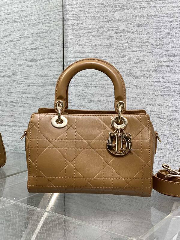 Dior Lady Brown shoulder — 1:1 Replica
