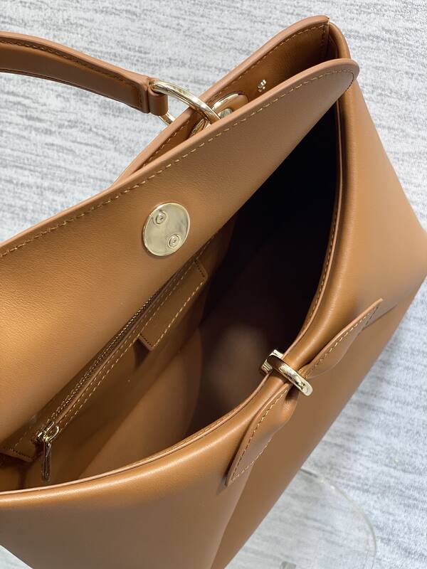 Dior Toujours Tan shoulder — Premium Replica