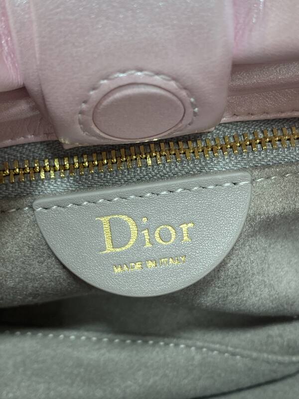 Dior Pearlescent Pink shoulder — AAA Quality Replica