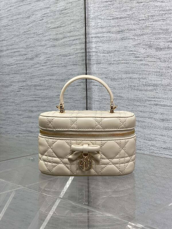 Dior Lady Vanity Cream crossbody — AAA Quality Replica