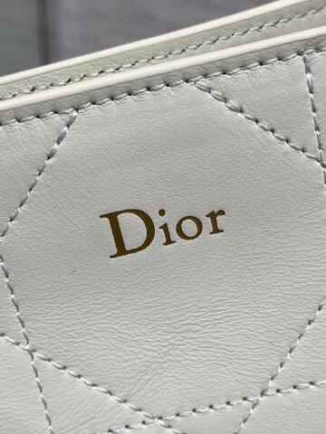 Dior White crossbody 1 1 Replica