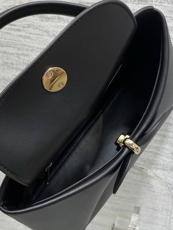 Dior Bobby Black shoulder — AAA Quality Replica