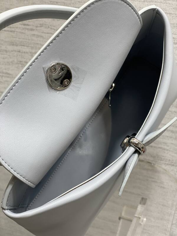 Dior Toujours White shoulder — AAA Quality Replica