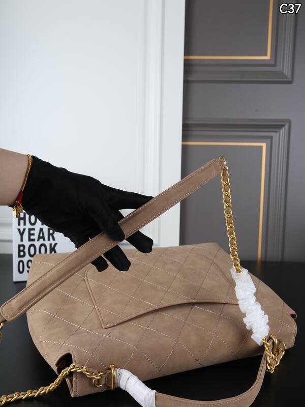 Chanel Flap Bag Beige suede shoulder — Premium Replica