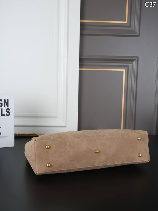 Chanel Flap Bag Beige suede shoulder — Premium Replica
