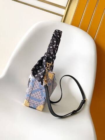 Louis Vuitton Side Trunk White Blue print 23 5 x 16 x 8 5 cm crossbody 1 1 Replica
