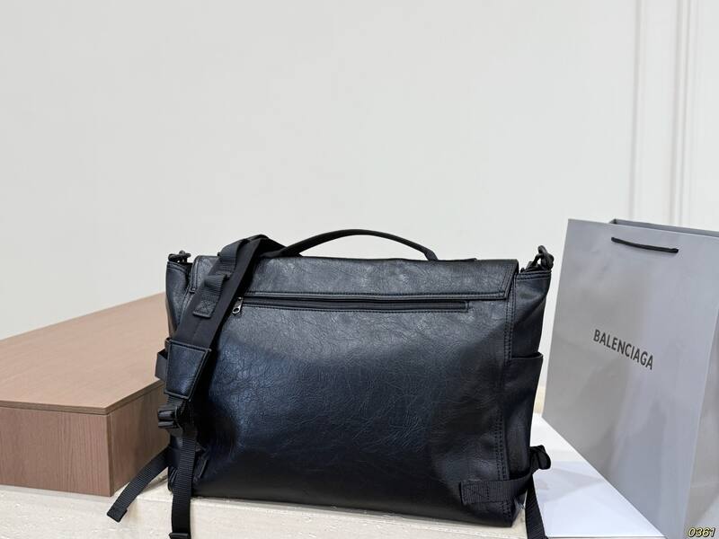 Balenciaga Black 40x30x16cm shoulder bag — Top Quality Replica