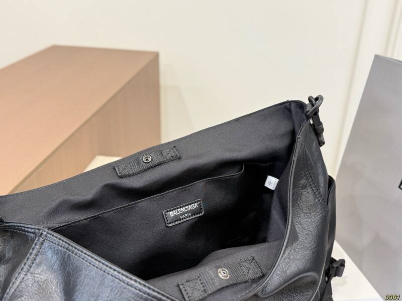 Balenciaga Black 40x30x16cm shoulder bag — Top Quality Replica