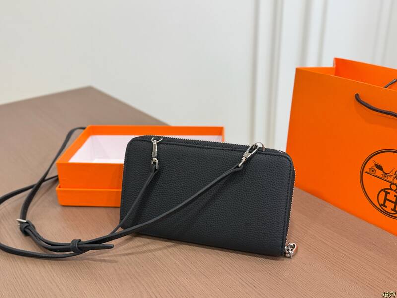 Hermes Black crossbody — 1:1 Replica