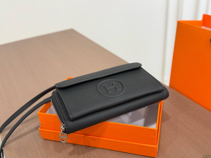 Hermes Black crossbody — 1:1 Replica
