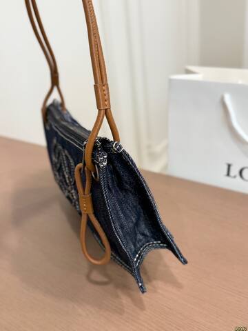 Loewe Brown shoulder bag 1 1 Replica