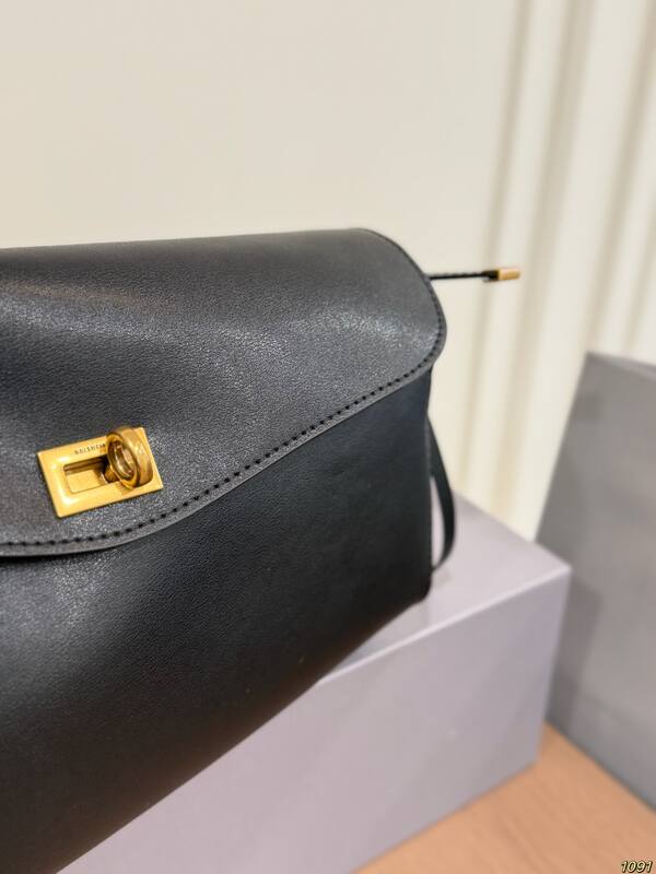 Balenciaga Black shoulder bag — Premium Replica