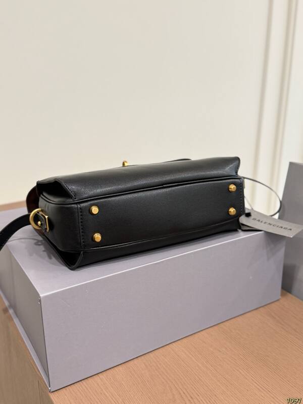 Balenciaga Black shoulder bag — Premium Replica
