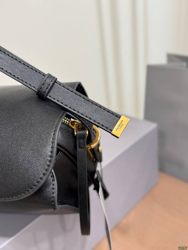 Balenciaga Black shoulder bag — Premium Replica