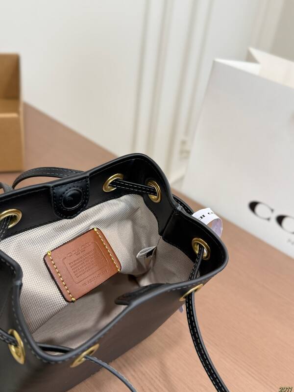 Coach Black 25x18x10cm shoulder bag — Premium Replica