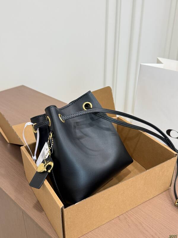 Coach Black 25x18x10cm shoulder bag — Premium Replica