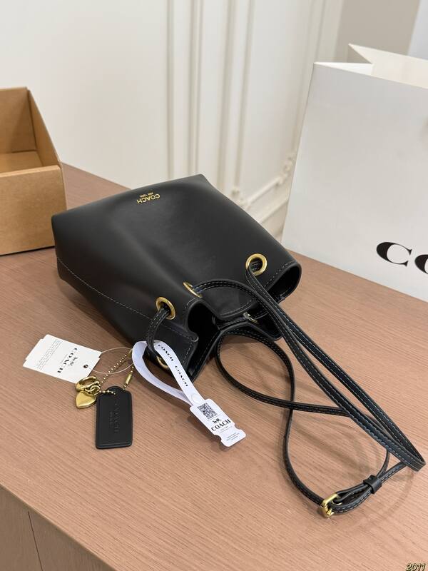 Coach Black 25x18x10cm shoulder bag — Premium Replica