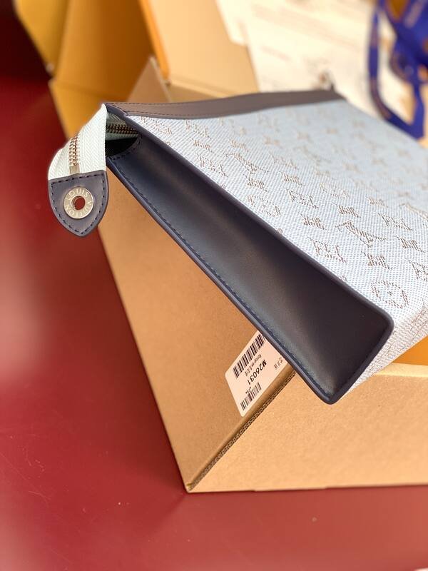 Louis Vuitton Pochette Voyage Light Blue Monogram 27 x travel — Premium Replica