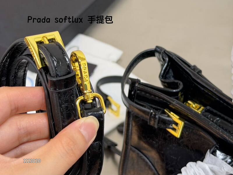 Prada Black 25x18x10cm shoulder bag — 1:1 Replica