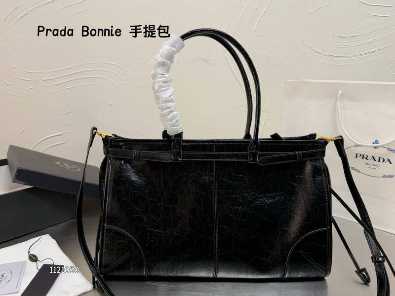 Prada Black shoulder bag — 1:1 Replica