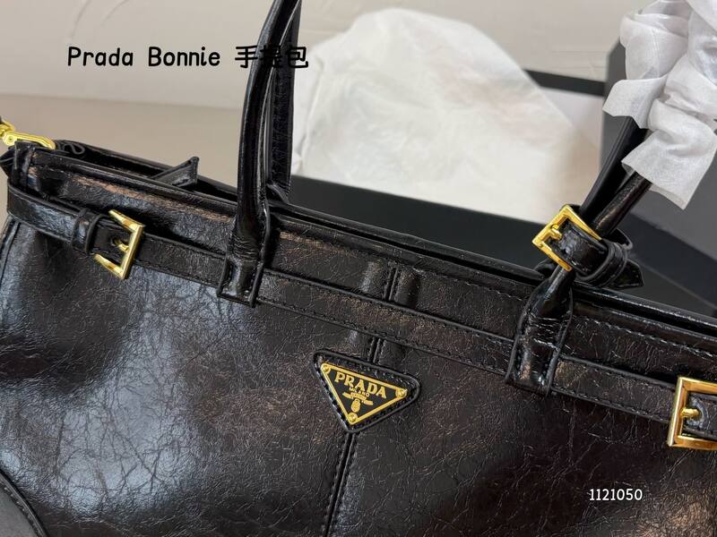 Prada Black shoulder bag — 1:1 Replica