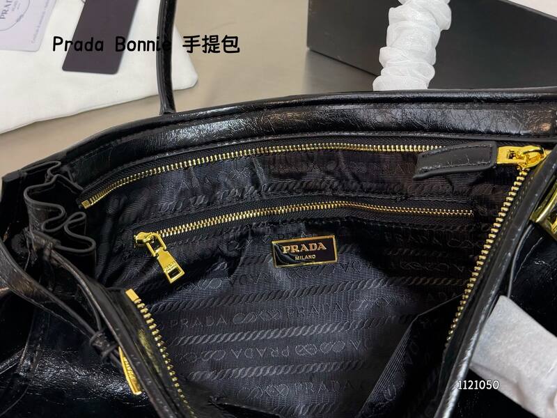 Prada Black shoulder bag — 1:1 Replica