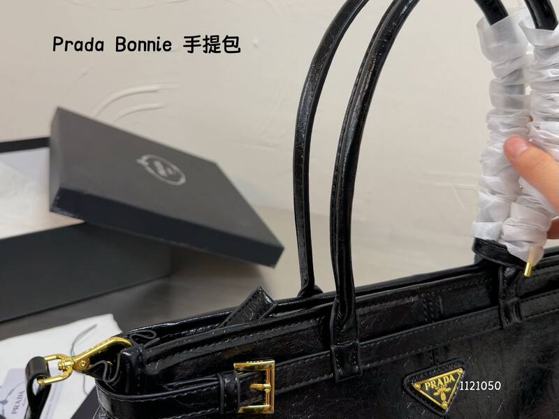 Prada Black shoulder bag — 1:1 Replica