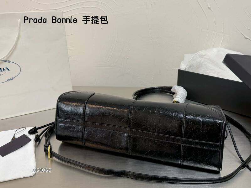 Prada Black shoulder bag — 1:1 Replica