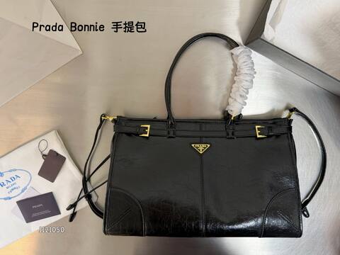 Prada Black shoulder bag 1 1 Replica