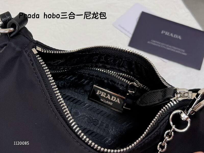 Prada Re-Edition Black shoulder bag — AAA Quality Replica