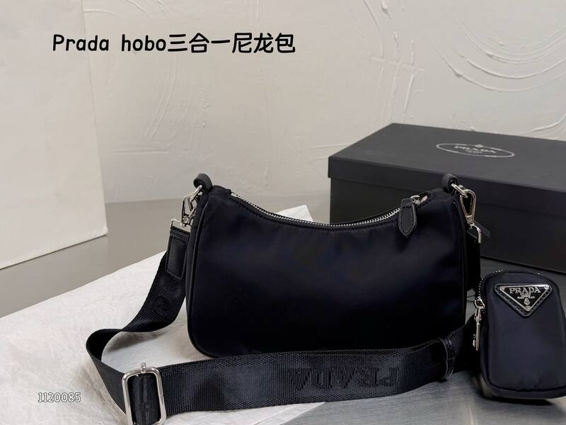 Prada Re-Edition Black shoulder bag — AAA Quality Replica
