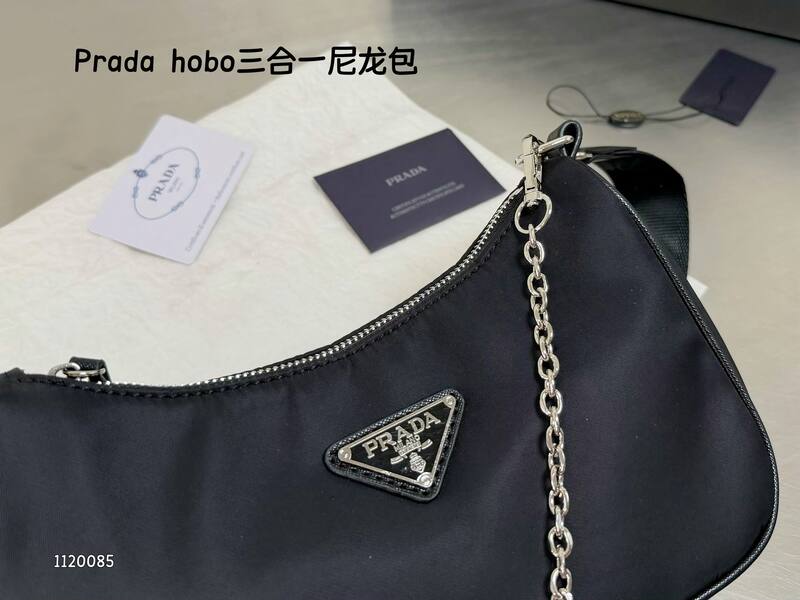 Prada Re-Edition Black shoulder bag — AAA Quality Replica