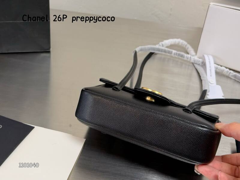 Chanel Black caviar leather shoulder — AAA Quality Replica