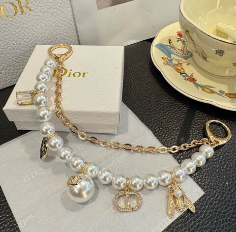 Dior Gold and pearl accessory 1 1 Replica