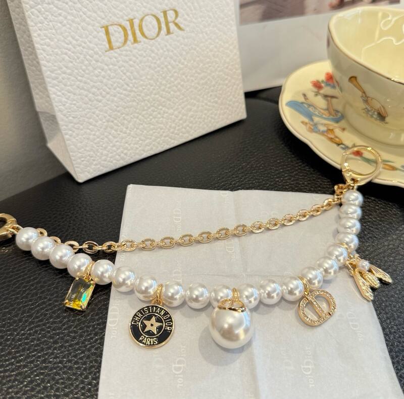 Dior Gold and pearl accessory — 1:1 Replica
