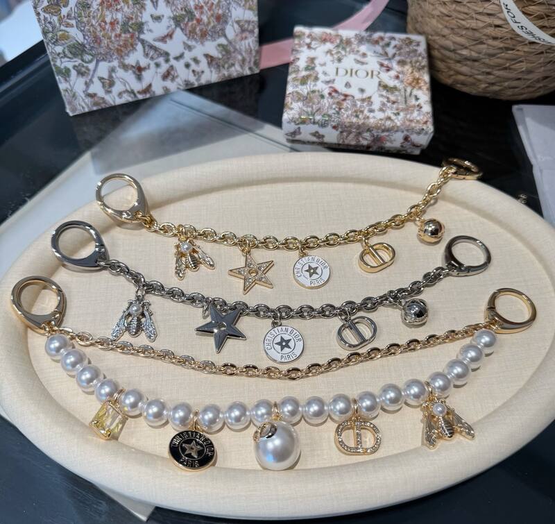Dior Gold and pearl accessory — 1:1 Replica