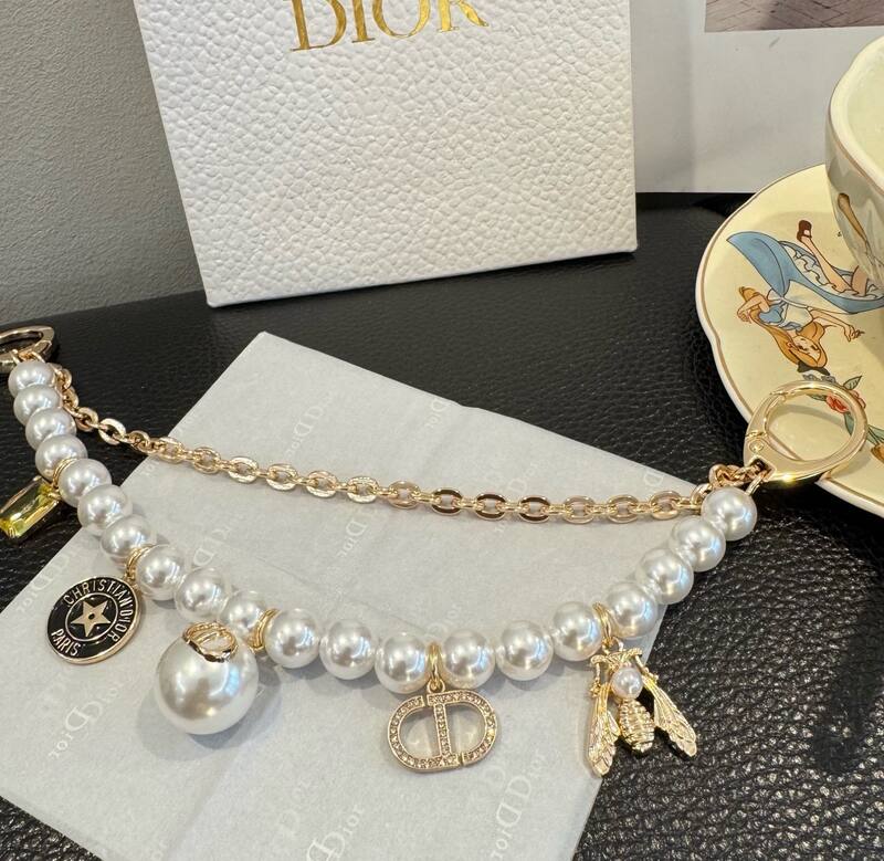Dior Gold and pearl accessory — 1:1 Replica