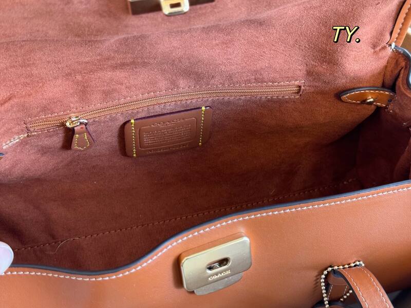 Coach Brown shoulder bag — AAA Quality Replica