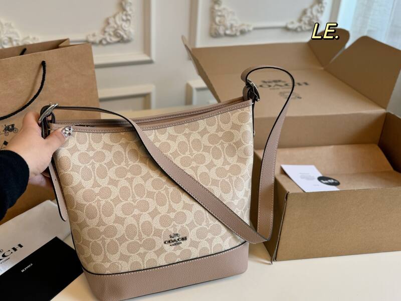 Coach Monogram shoulder bag — Top Quality Replica