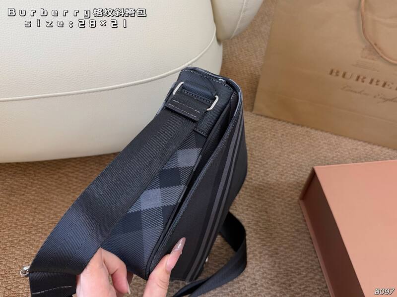 Burberry Charcoal Check 28×21cm crossbody — Premium Replica