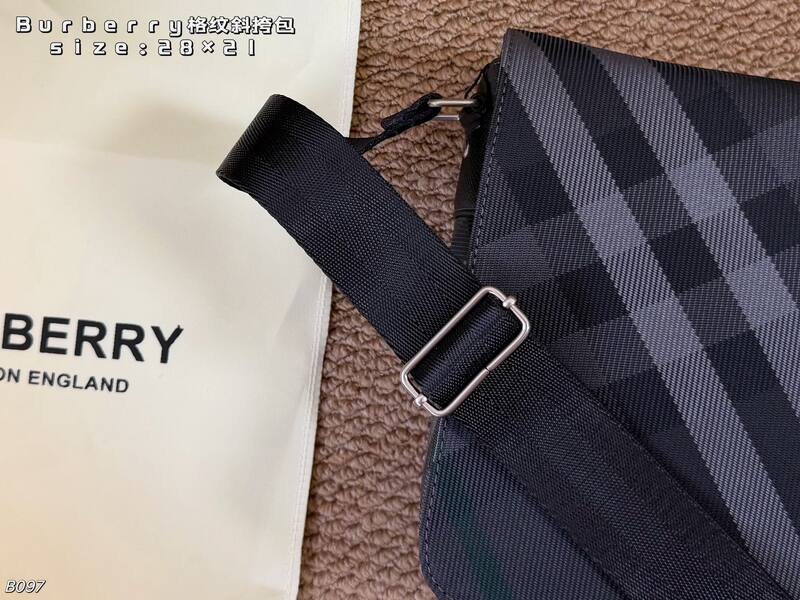Burberry Charcoal Check 28×21cm crossbody — Premium Replica