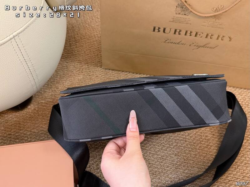 Burberry Charcoal Check 28×21cm crossbody — Premium Replica