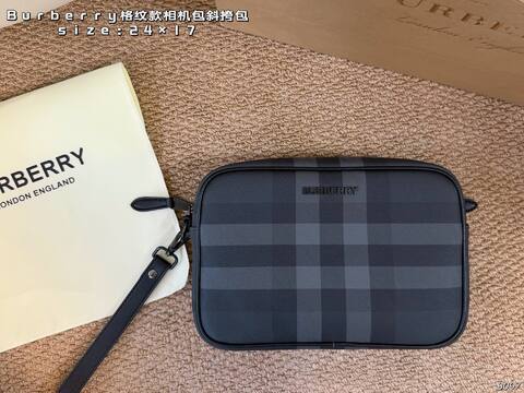 Burberry Charcoal Check 24x17cm crossbody AAA Quality Replica
