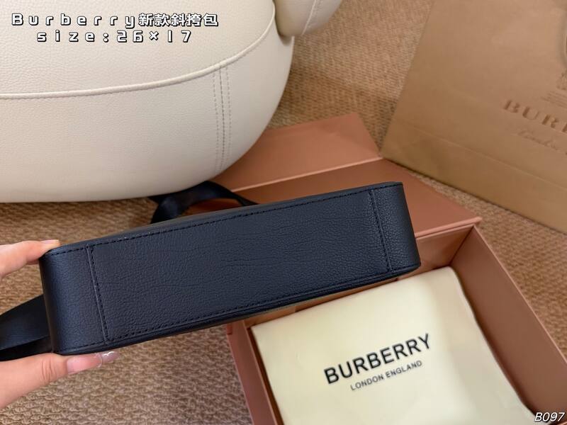Burberry Black grained leather 26×17cm crossbody — Premium Replica